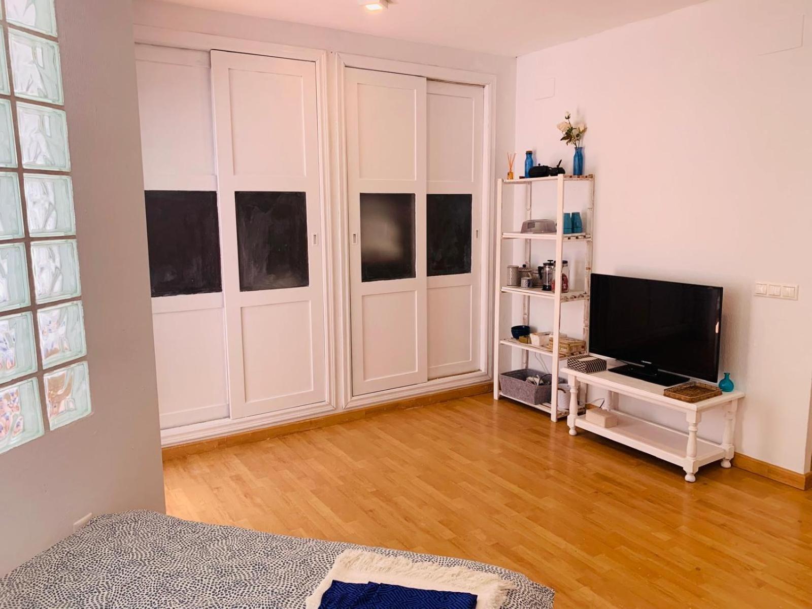 Charming First Line Estudio In *